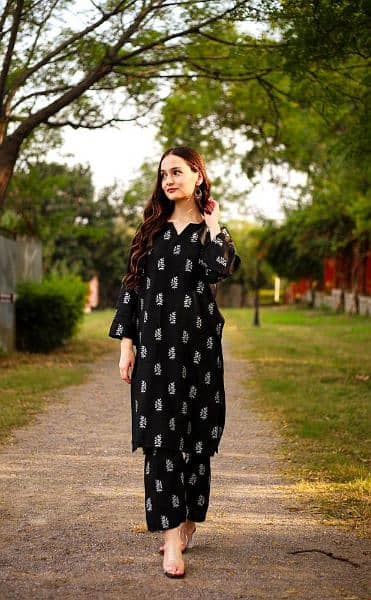 2 PC's women Stitched linen Printed T shirt And trouser 3