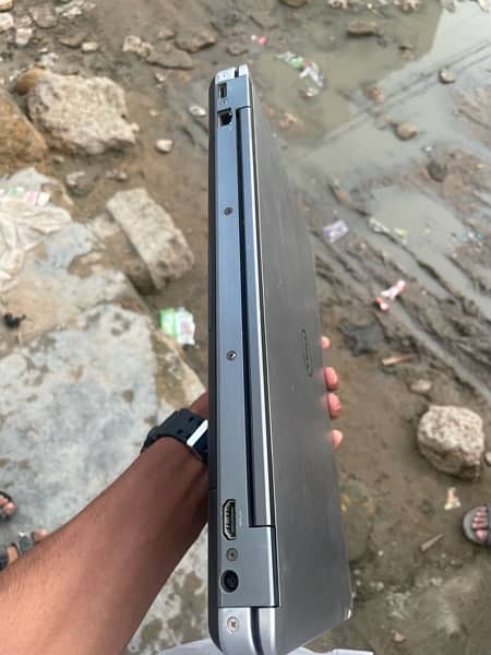 Dell Laptop 4