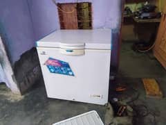 Dawlance EDS400 single door deep freezer 15 cubic fit R600 gass  is