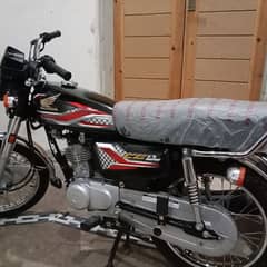 honda 125 2024 model lush condition contact :03258803707