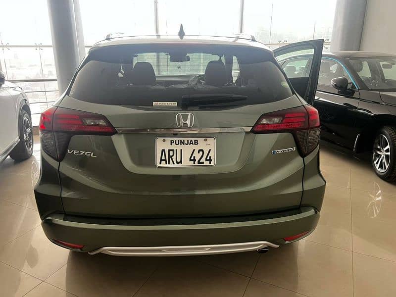 Honda Vezel 19/24 full option 1