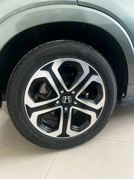 Honda Vezel 19/24 full option 7