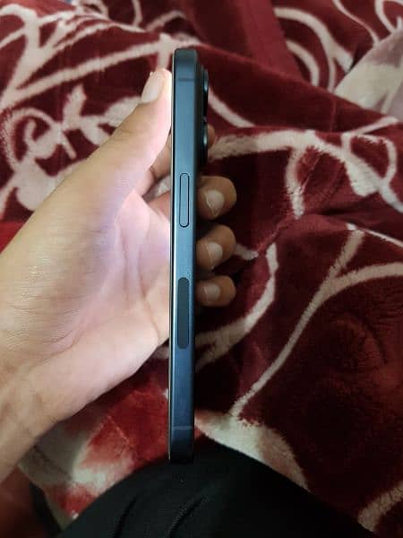 iphone 15 pro factory unlock 128 gb ( blue titanium ) 2