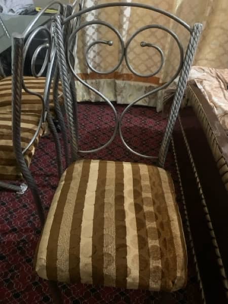 Dining table with 6 chairs for sale 4