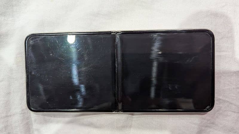 Samsung Galaxy z flip 3 8/256 5