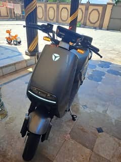 Yadea G5 Electric bike