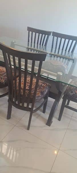 Dinnig table for sale 1