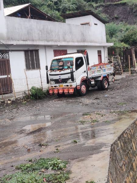 I am selling my hino dutro . 0