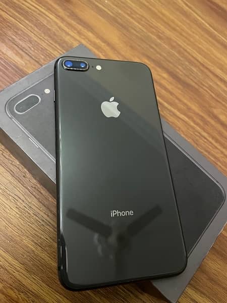 Apple iPhone 8 Plus 2