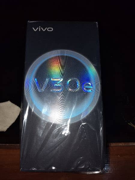 vivo v30e new 8 month warranty 256GB 8GB Ram 3