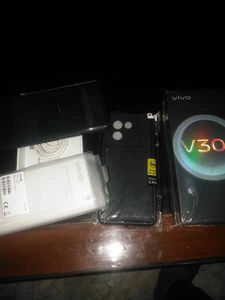 vivo v30e new 8 month warranty 256GB 8GB Ram 7