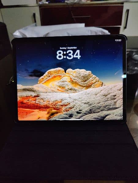 i am selling i pad 12.9" pro 2020 4th generation 3