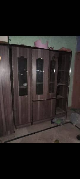 bedroom set selling 2