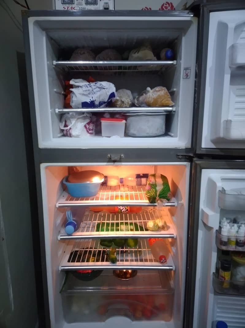 Dawlance Refrigerator 0