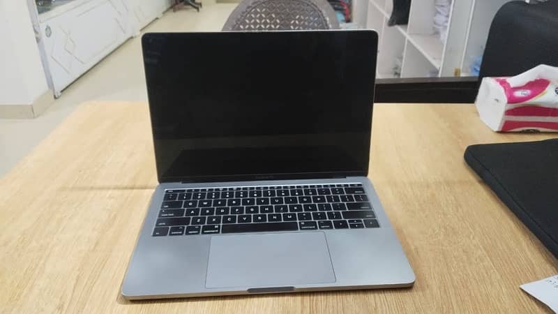 MacBook Pro 2017 (16GB) 0