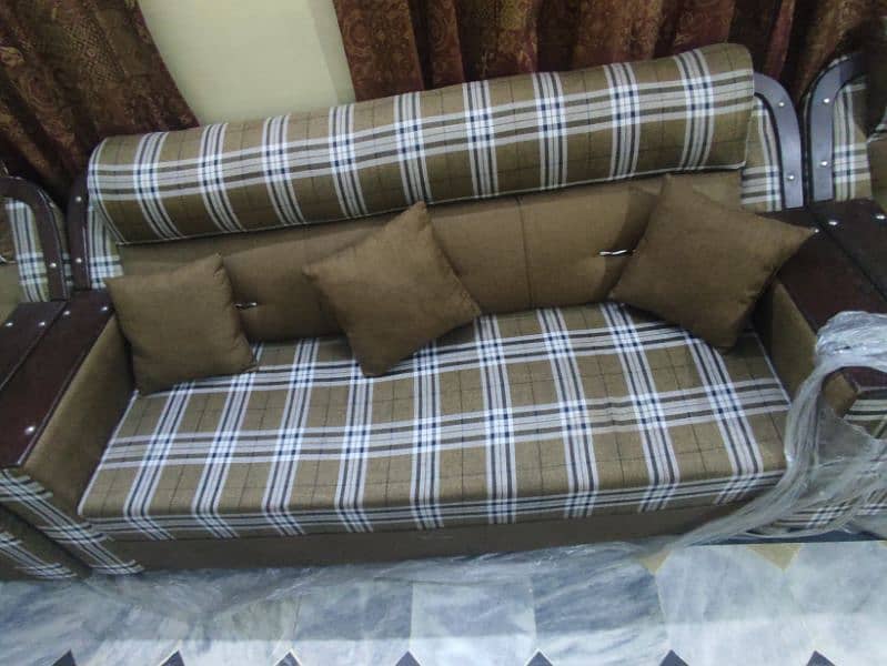 5 seater sofa with free 5 qushans 3