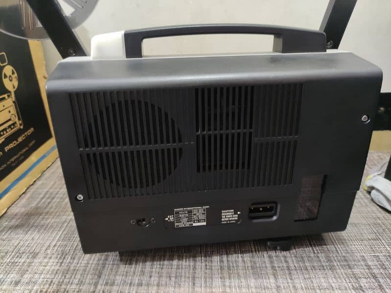 chinon projector sound 8000 brand new 8