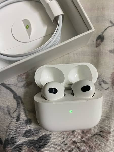 Apple Airpods 3rd Gen New 10/10 3