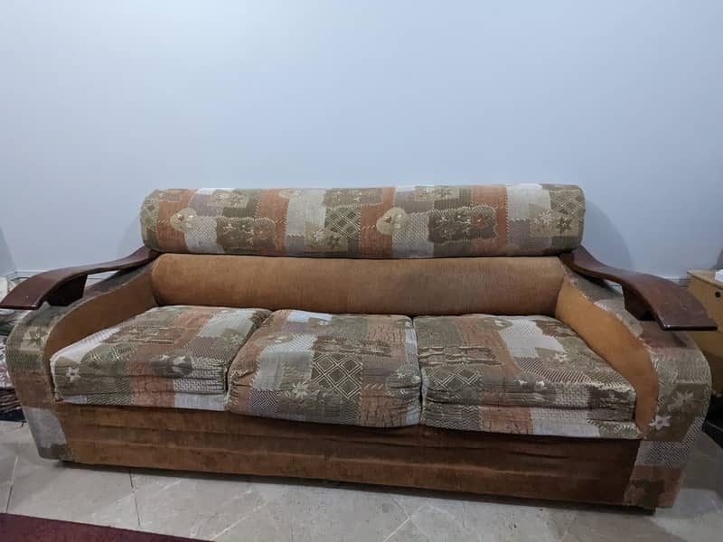 Spacious 7-Seater Sofa Set for Sale 1