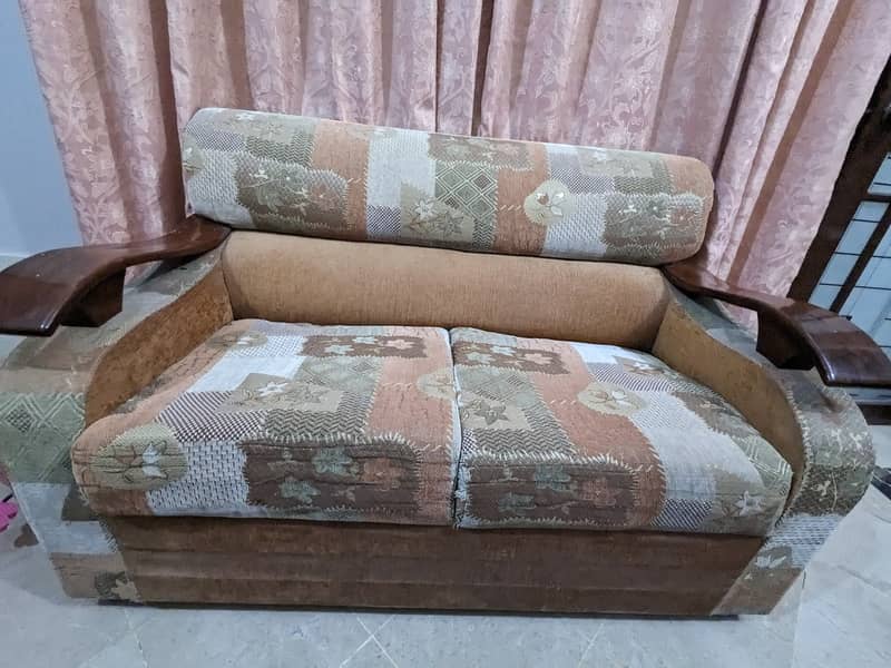 Spacious 7-Seater Sofa Set for Sale 4