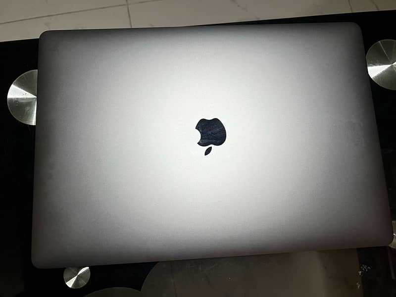 Macbook Pro 2018 | 15inch | Intel Core i9 2.9 GHz | 1TB | 32GB 5