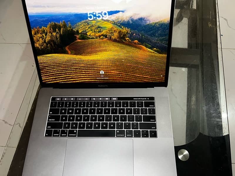 Macbook Pro 2018 | 15inch | Intel Core i9 2.9 GHz | 1TB | 32GB 6