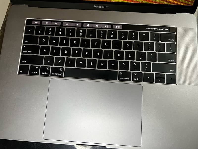 Macbook Pro 2018 | 15inch | Intel Core i9 2.9 GHz | 1TB | 32GB 7