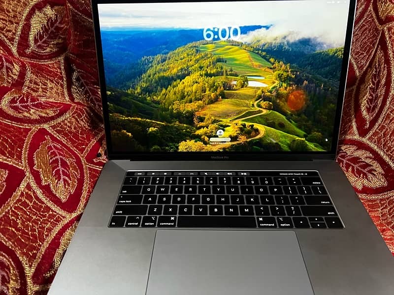 Macbook Pro 2018 | 15inch | Intel Core i9 2.9 GHz | 1TB | 32GB 10