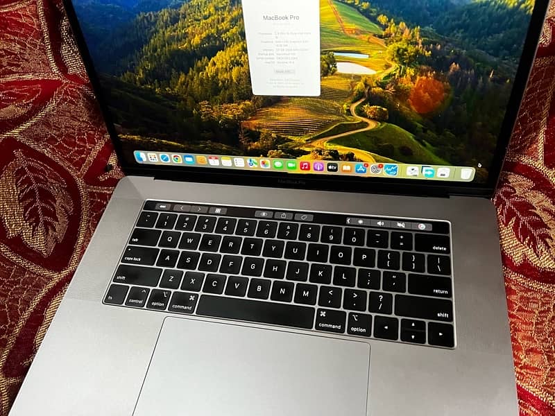 Macbook Pro 2018 | 15inch | Intel Core i9 2.9 GHz | 1TB | 32GB 11