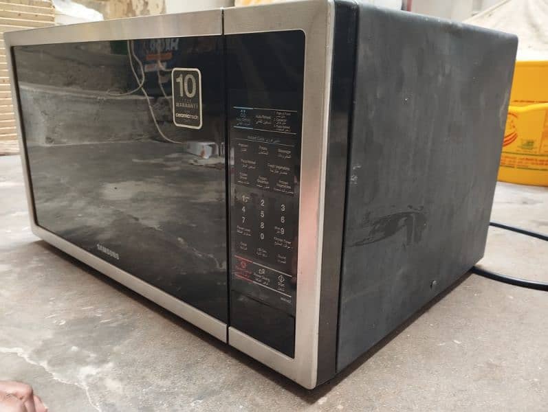 Samsung Combination Convection and Microwave 40 Liter , ME614ST 1