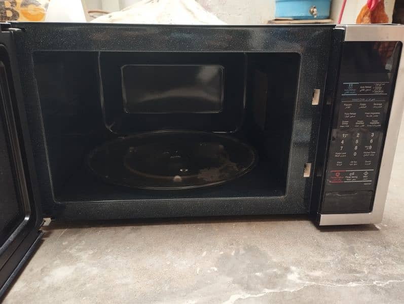 Samsung Combination Convection and Microwave 40 Liter , ME614ST 2