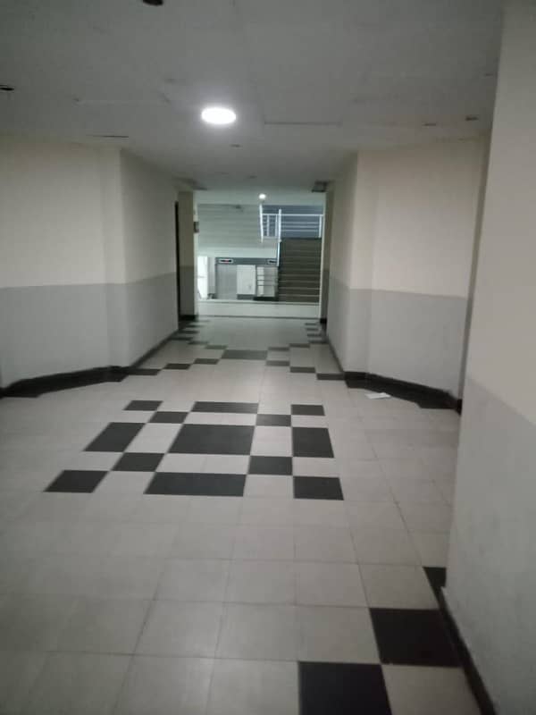 gulberg 550 Sqft 2nd floor office Link MM Alam ideal location 3