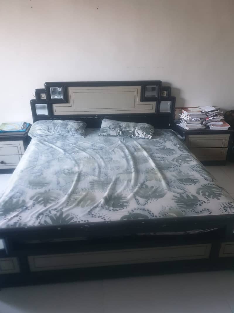 bed set 10/9 condition 0