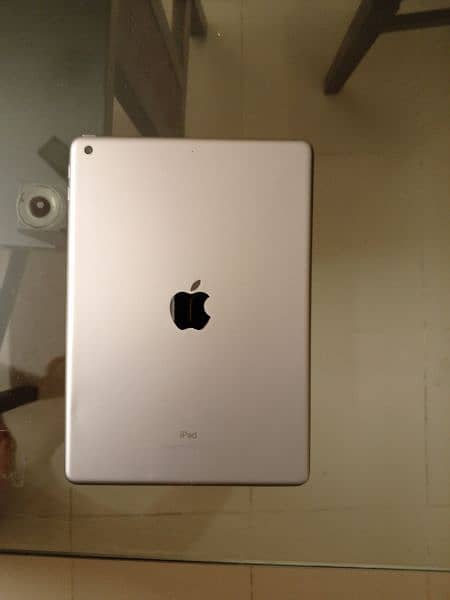 Apple iPad 5th generation 128GB 1