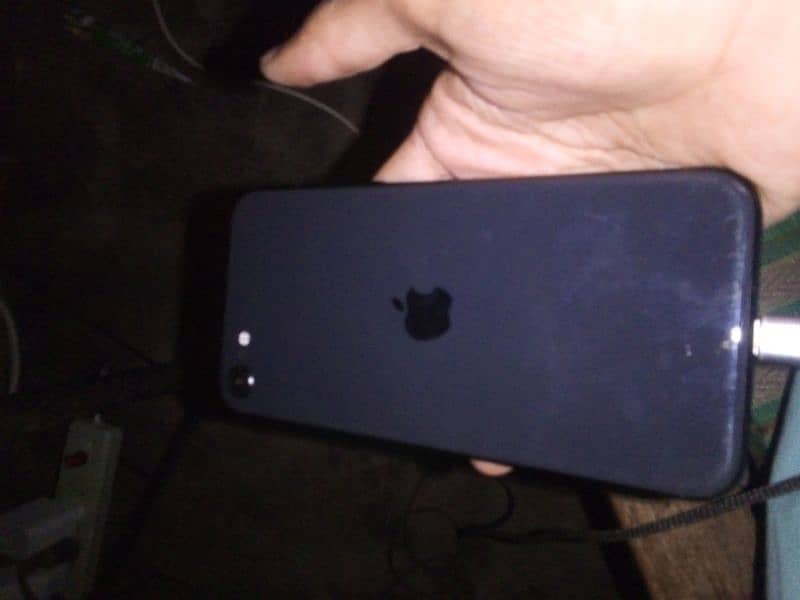 iPhone see 2020 64gb but condition 10by10 all ok sim working 2