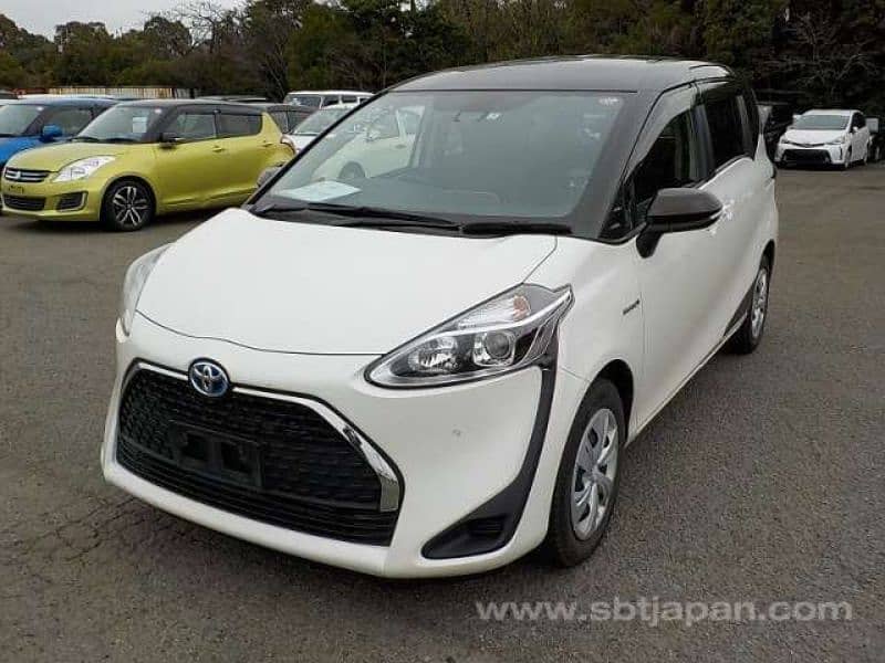 Toyota Sienta 2019 1