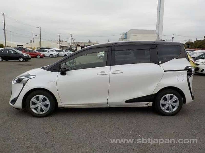 Toyota Sienta 2019 4