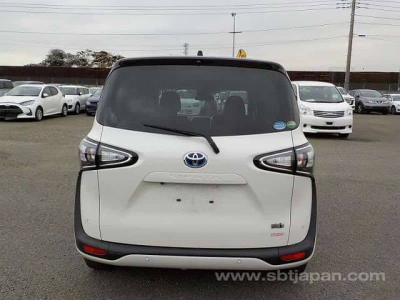 Toyota Sienta 2019 16