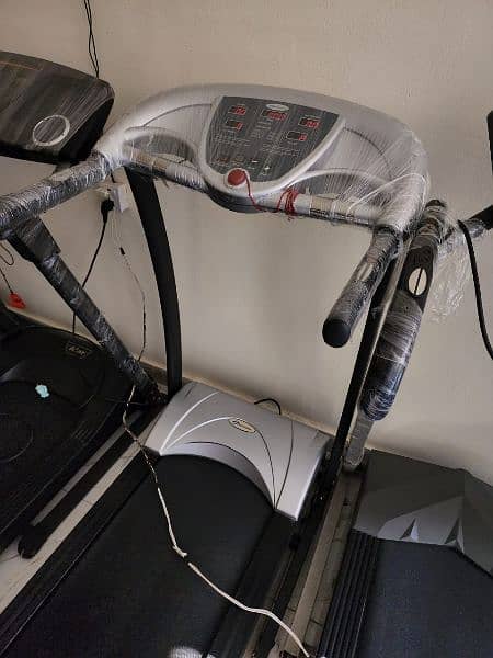 treadmils. (0309 5885468). home gym. gym cycles. ellapticals. spin bike 9