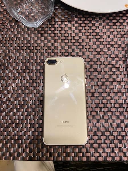 Iphone 7plus gold 32 GB sim working 5