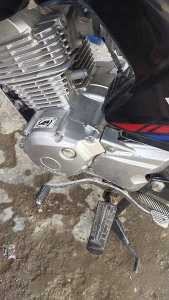 Ybr 125G, Excellent bike, New batry, half self start, 3