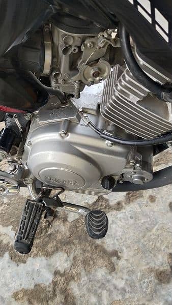 Ybr 125G, Excellent bike, New batry, half self start, 5