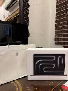 Macbook Pro M3 18/512GB 14 inch Box Pack Non Active