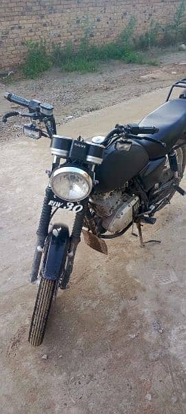 Suzuki Gs 150SE 4