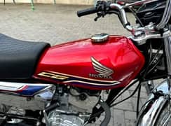 Honda 125 SE 2024 chrome edition