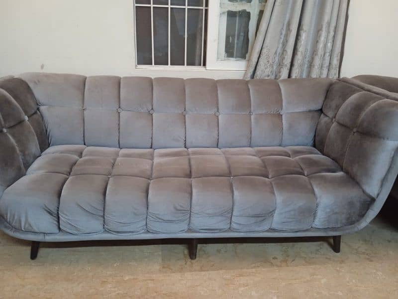 7 seater sofas in grey colour with table 3