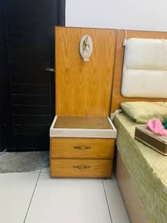 Bedroom set available for Sales