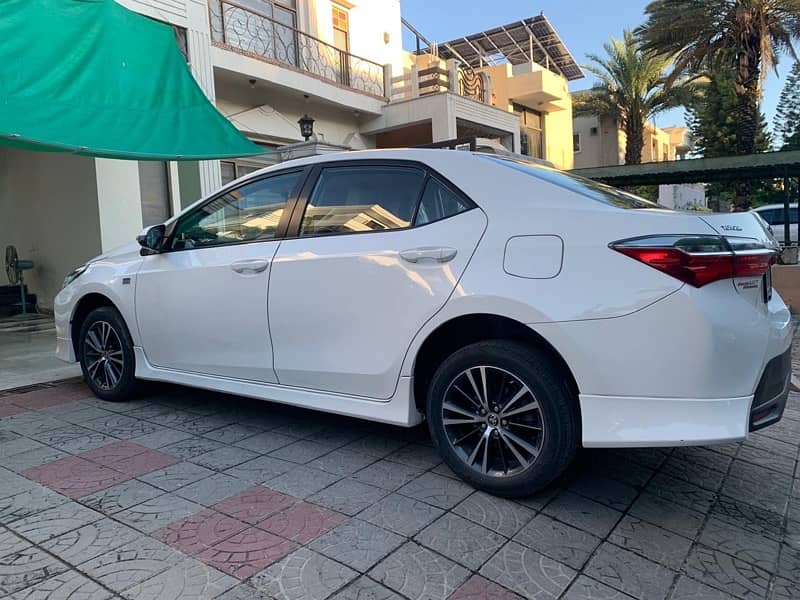 Toyota Corolla Altis 2021 5