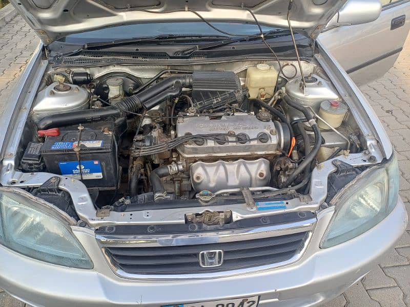 Honda Civic EXi,s 2002. . . full genion.        03008884669 8