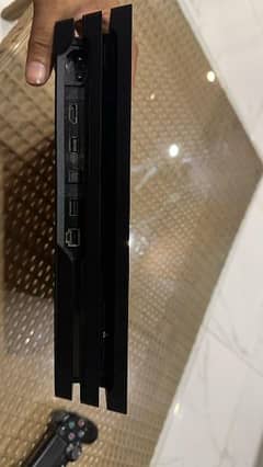 PS 4 Pro 1TB with 5cds